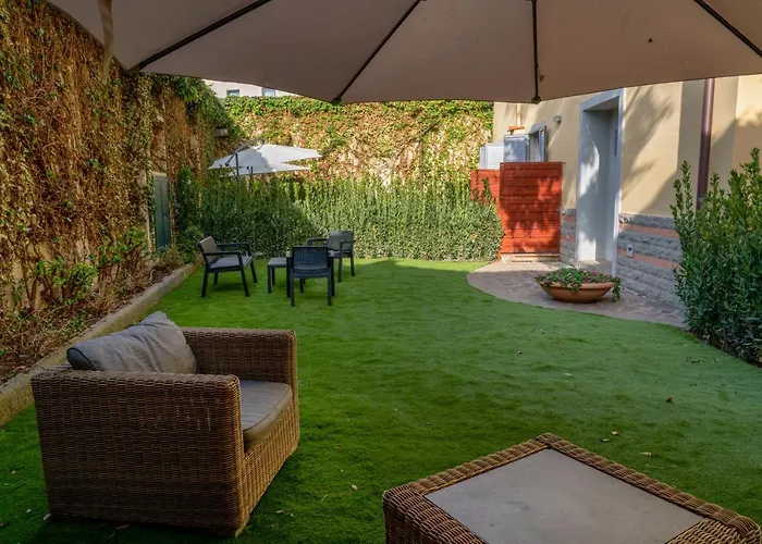 Aurora Garden Lodging - Rooms & Apartment